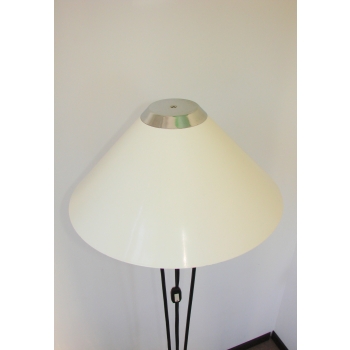 Lampa podłogowa metalowa ze szklanym kloszem